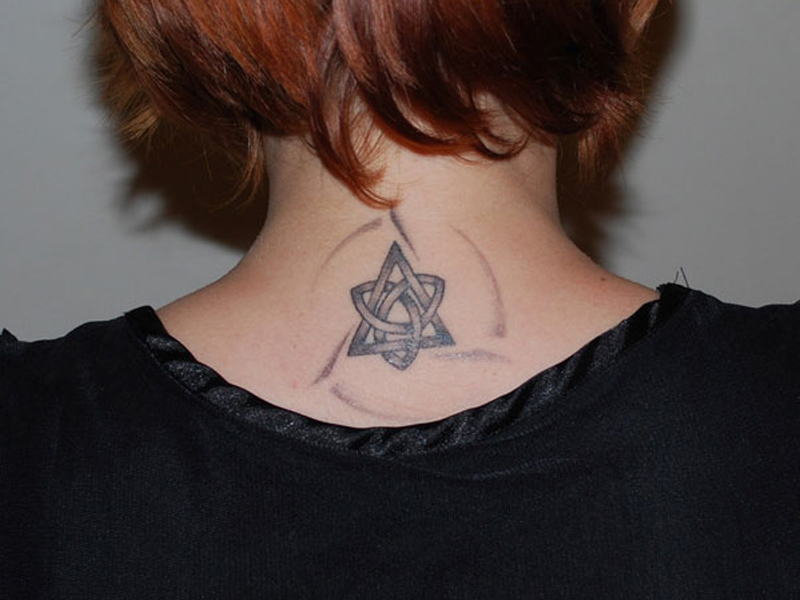 9 Amazing Trinity Knot Tattoo Designs