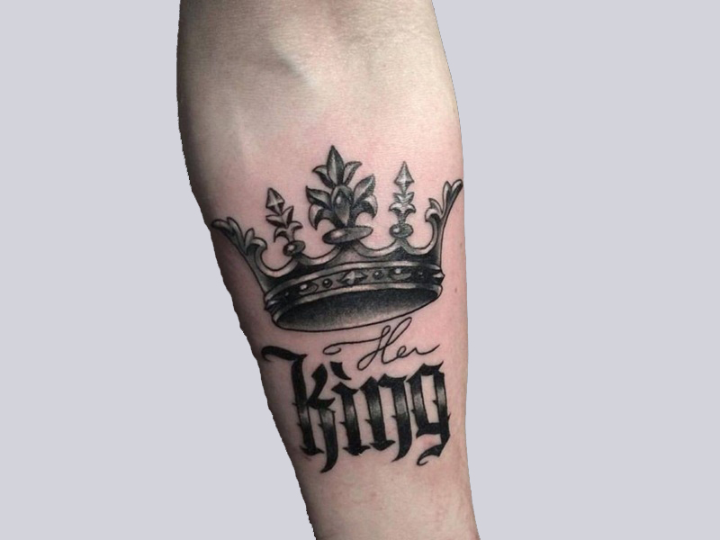 King K letter tattoo with king crown Neck tattoo  Neck tattoo Tattoo  lettering King tattoos