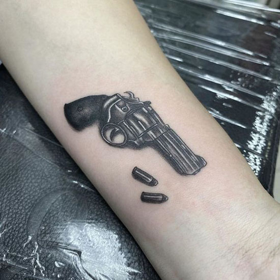Best Gun Tattoo Designs With Pictures 9