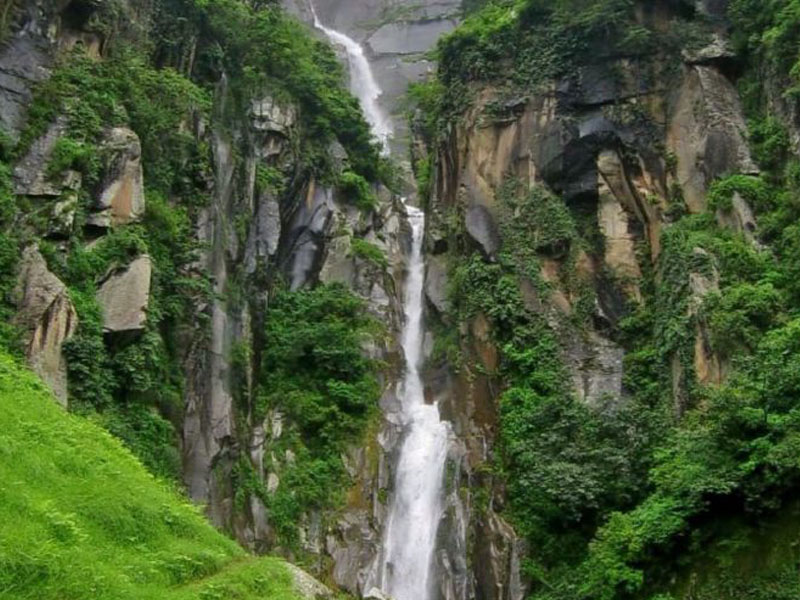 Best Waterfalls In Himachal Pradesh