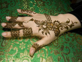 Top 15 Quick and Easy Mehndi Designs With Images!