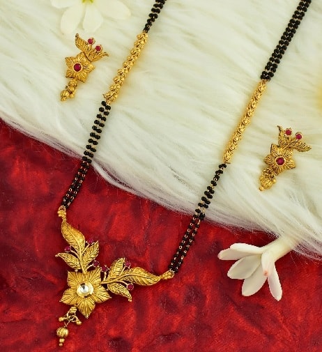 Flower Pendant Set With Gold Mangalsutra