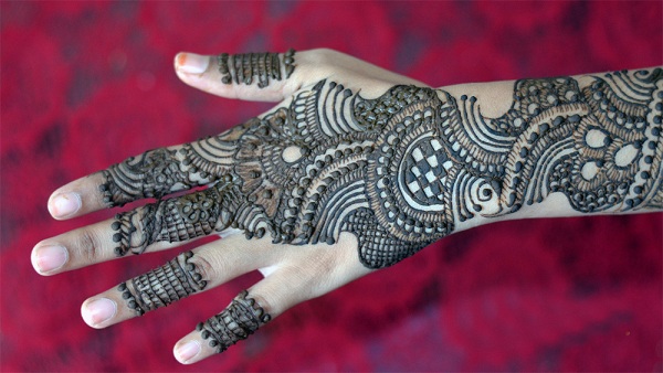 Full- Back Hand Arabic Mehndi Design