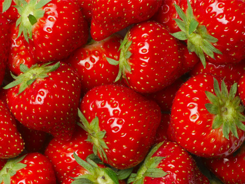 Strawberry fruits to gain weight quickly
