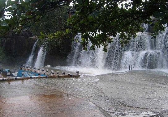 Waterfalls in Tamilnadu6