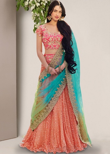 Engagement Sarees For Brides Make You Look Pleasing And Desirable An interesting point to be wedding ceremony: engagement sarees for brides make you