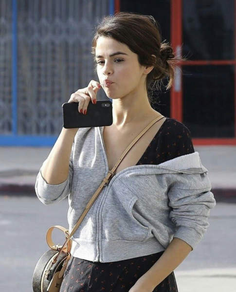 selena gomez without makeup pictures