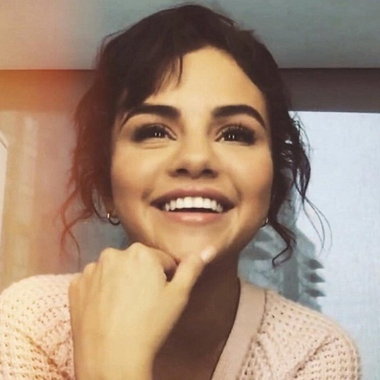 Pictures Of Selena Gomez Without Makeup 11