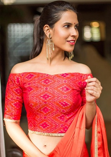 plain saree with off shoulder blouse | Fashionworldhub