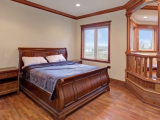 10 Simple & Modern Sleigh Bed Designs With Pictures In India