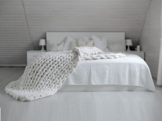 10 Simple & Modern White Bed Designs With Pictures