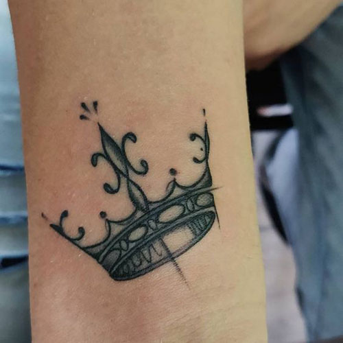 simple king crown tattoos
