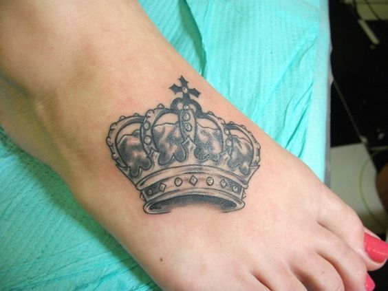 Stylish Crown Tattoo On Hand with Henna  Queen Crown Tattoo with Mehndi  Tiara  Tattoo FW  YouTube