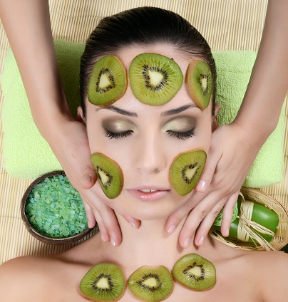 Kiwi Fruit Face Pack To Improve Skin Elasticity