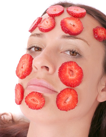 Strawberry Fruit Face Pack For Acne & Skin Glow