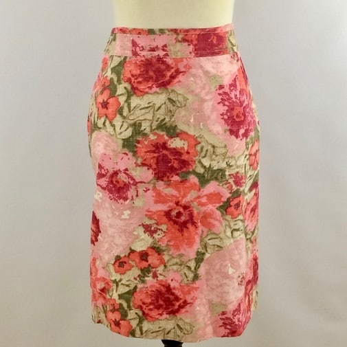Floral and bright straight skirt