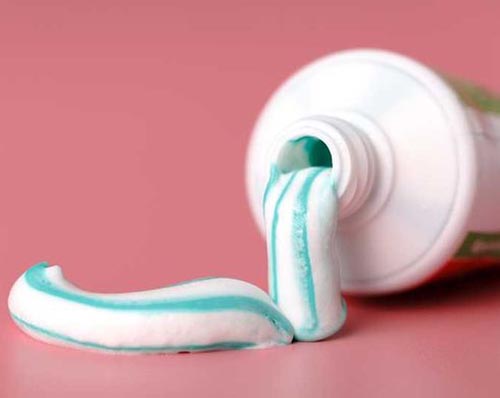 Toothpaste Reduces Pimples