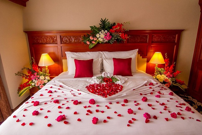 beautiful-flower-bedroom-decoration | Florist Ahmedabad - Flower decorations  for wedding ahmedabad