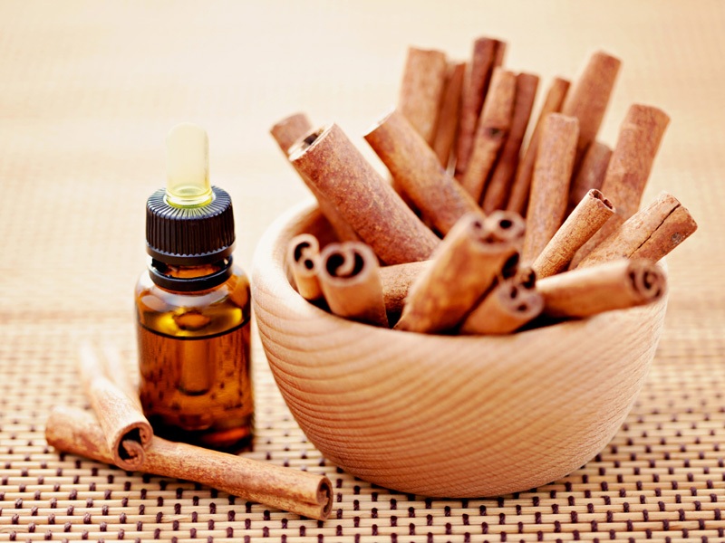 15 Amazing Cinnamon Oil Benefits For Skin, Hair & Health !