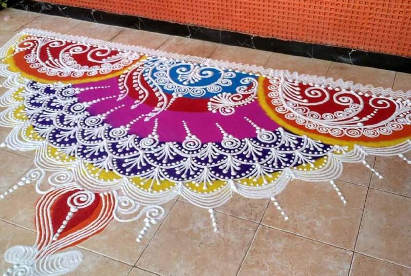 Featured image of post Corner White Rangoli Design - Ohp rangoli, ohp corner rangoli with kundan, ohp sheet kundan rangoli, diwali decoration idea.