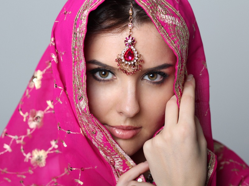 Indian Bridal Makeup Tips To Follow While Wedding