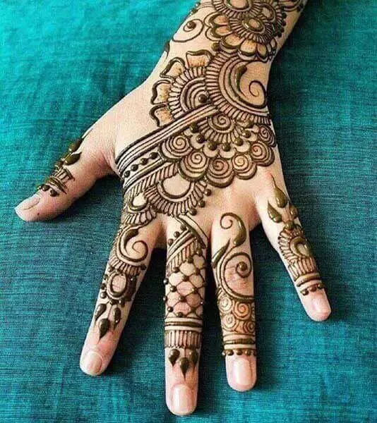125 Simple And Easy Mehndi Designs For Beginners 21