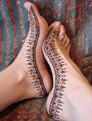 Feet Pattern Easy Mehandi Designs