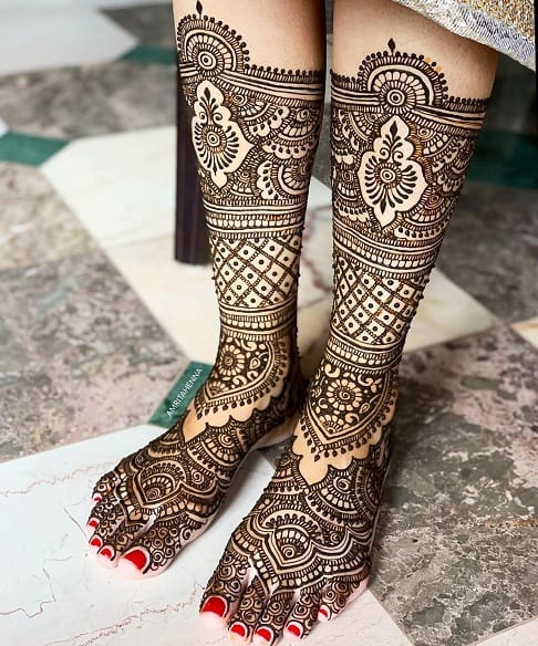 Elaborate Leg Mehendi By Amrita Kale
