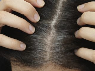 15 Best Home Remedies To Treat Grey Hair!