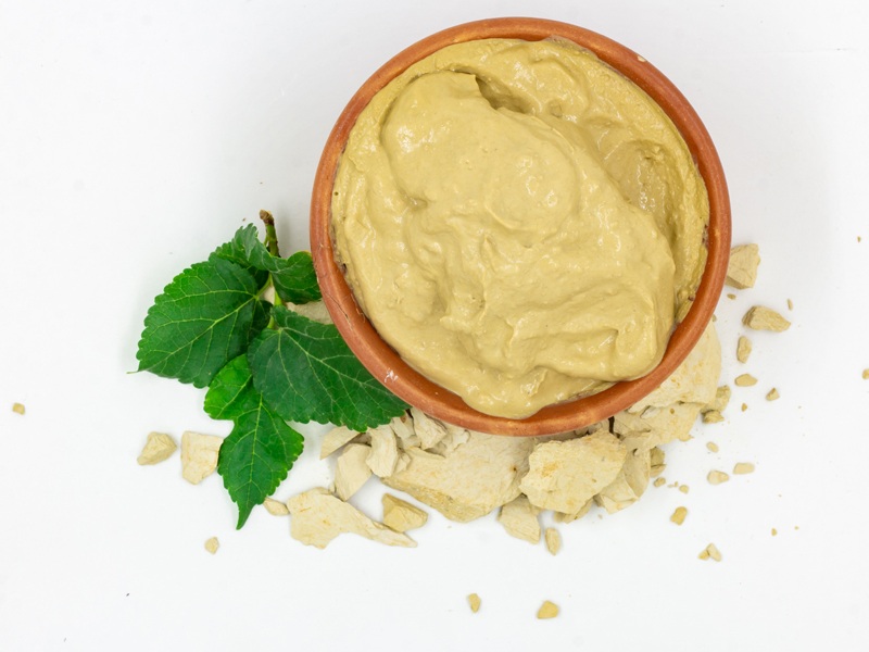 How To Use Multani Mitti For Pimples