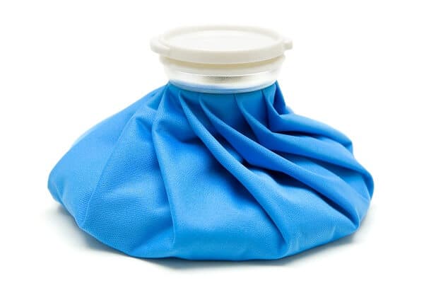 Home Remedies For Nausea: Ice Pack