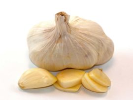 6 Simple Methods To Use Garlic For Hair Growth!