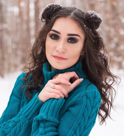 Snow Hairstyles: 10 Latest Women's Hairstyles for Winter Hats