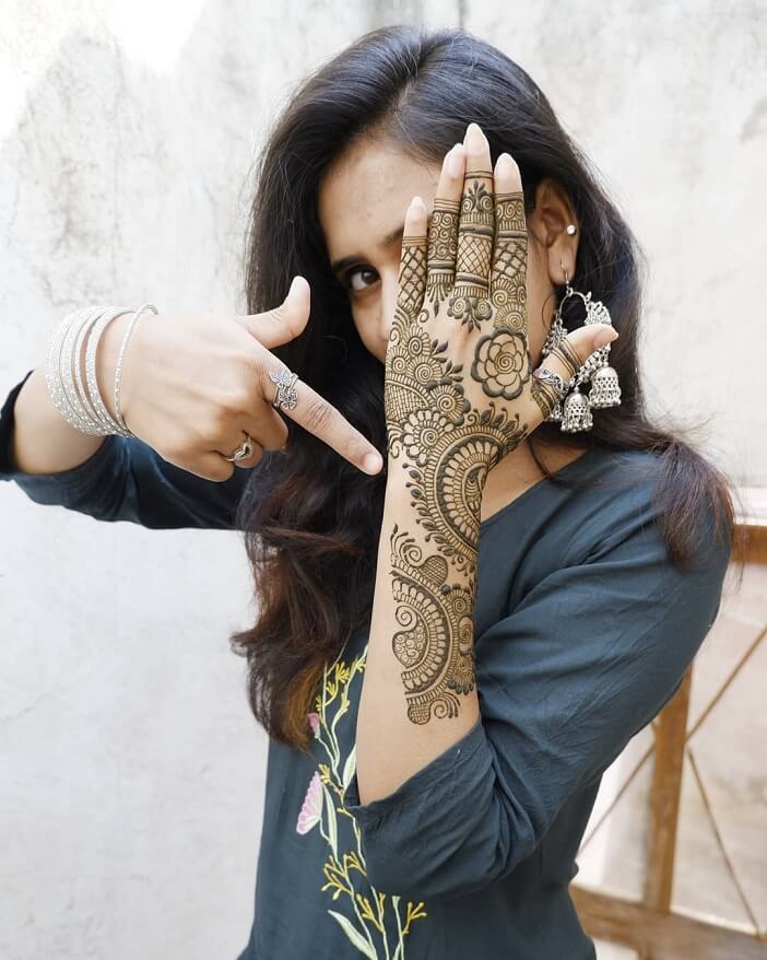 Best Mehndi Design In Tattoo