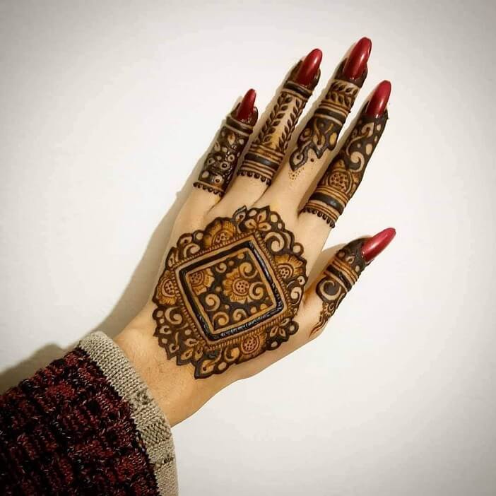 Mehendi Design On The Back Of The Hand