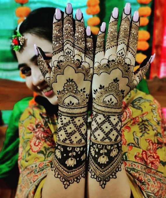 15 Latest Designer Mehndi Designs With Images | Styles At Life