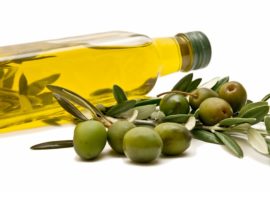 Olive Oil for Hair Loss – Benefits, How to Apply & DIY at Home!