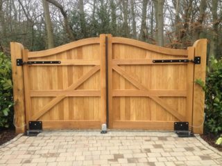 10 Simple & Modern Fence Gate Designs With Pictures
