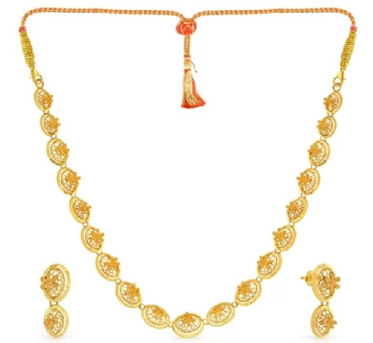 Regal Gold Neckpiece From Malabar