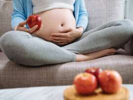 Amazing Benefits of Eating Apple During Pregnancy