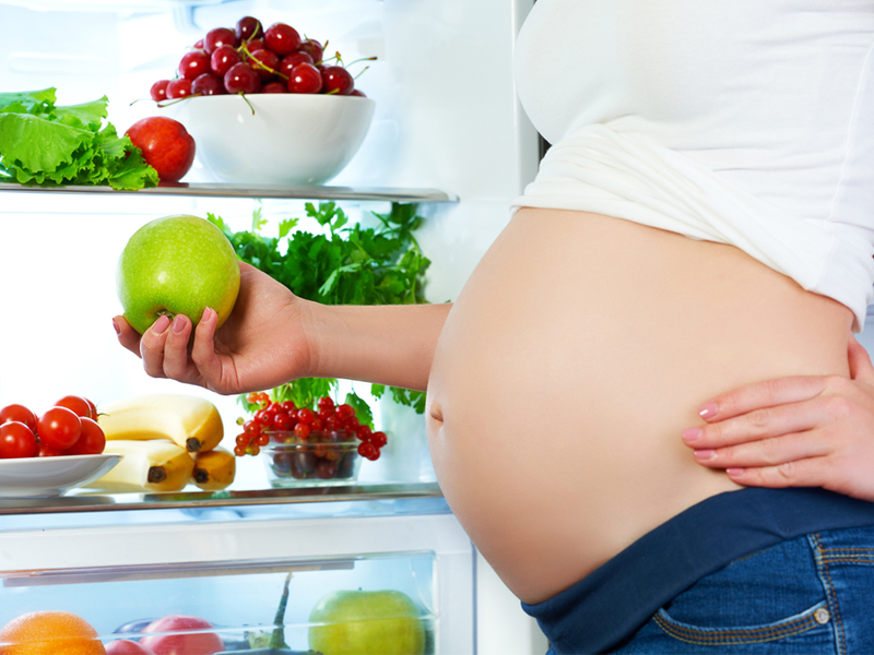 Eating Apple During Pregnancy