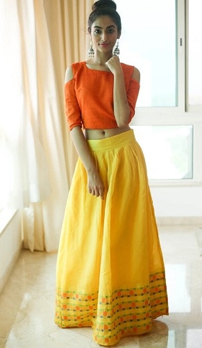 Yellow Lehenga Cholis: Buy Latest Indian Designer Yellow Ghagra Choli Online  - Utsav Fashion