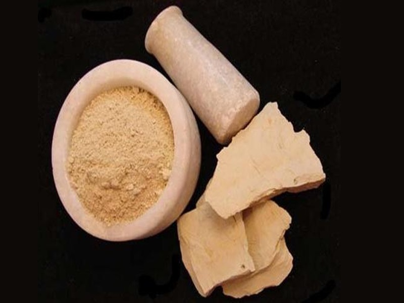 35 Amazing Multani Mitti Benefits For Face, Skin and Hair