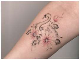 10+ Best Swan Tattoo Designs and Their Meanings!