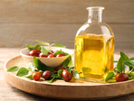 20 Science Proven Jojoba Oil Benefits For Skin and Hair