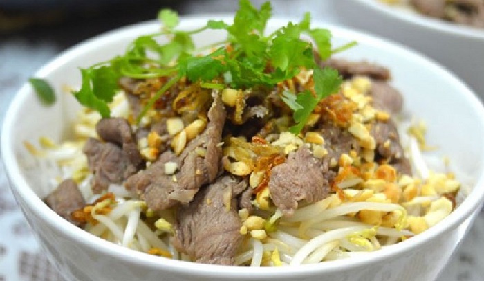 Vietnamese street foods