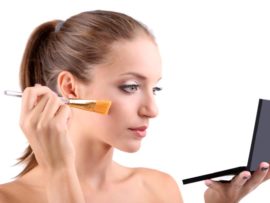 8 Best and Simple Summer Makeup Tips to Look Stylish