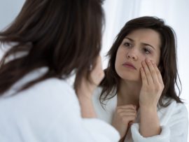 20 Effective Home Remedies to Remove Dark Circles Under Eyes!!