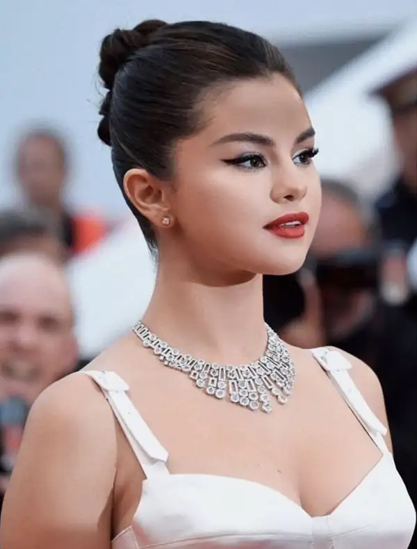 Selena Gomez's 12 Most Memorable Hairstyles of All Time