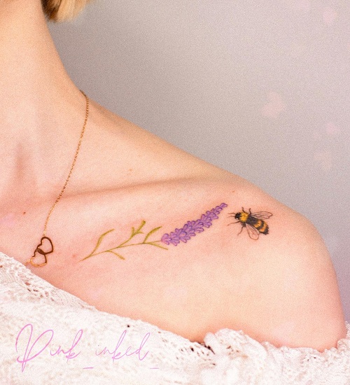 Bee Traditional Tattoo On The Shoulder